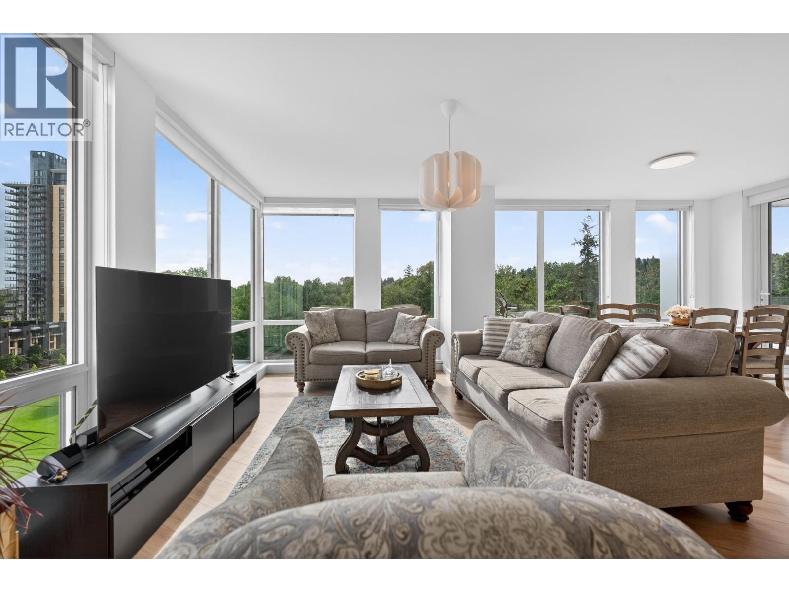 807 1500 Fern Street, North Vancouver, British Columbia  V7J 0E6 - Photo 2 - R3152034