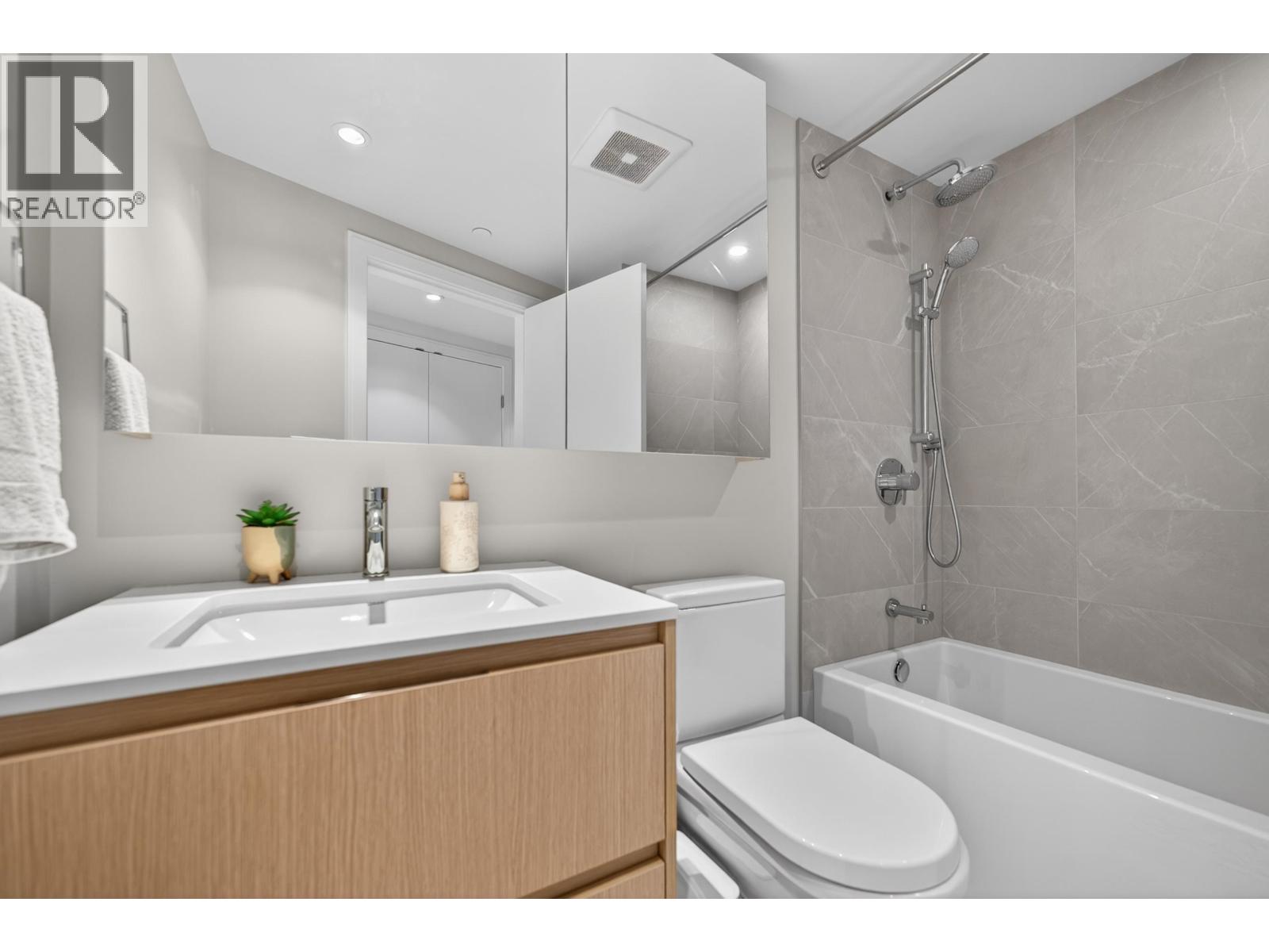 807 1500 Fern Street, North Vancouver, British Columbia  V7J 0E6 - Photo 10 - R3152034