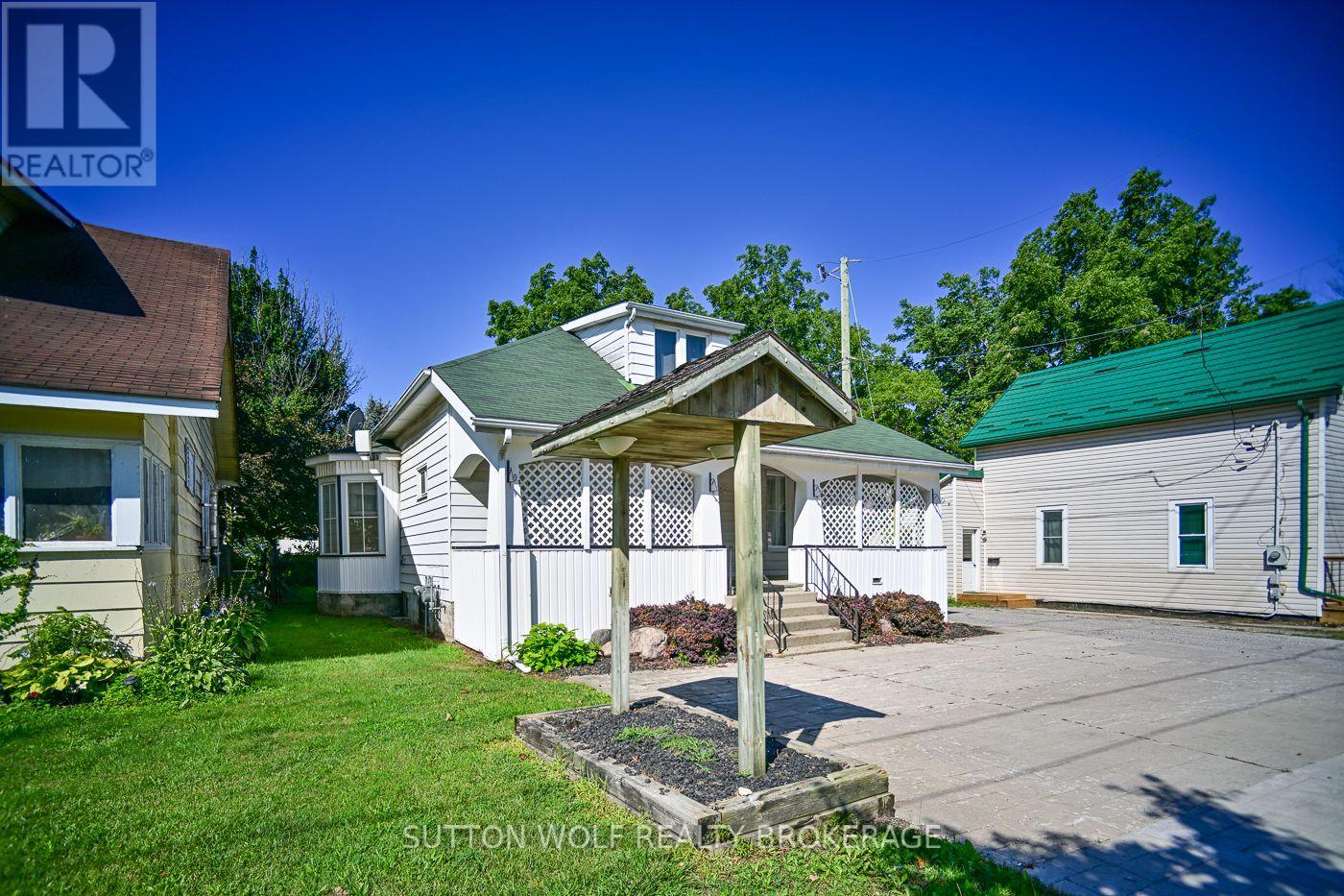 40 Caradoc Street N, Strathroy-Caradoc, Ontario  N7G 2M6 - Photo 2 - X13634628