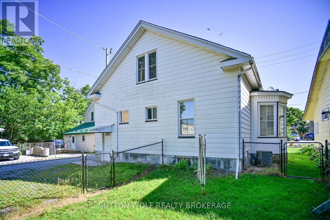 40 Caradoc Street N, Strathroy-Caradoc, Ontario  N7G 2M6 - Photo 4 - X13634628