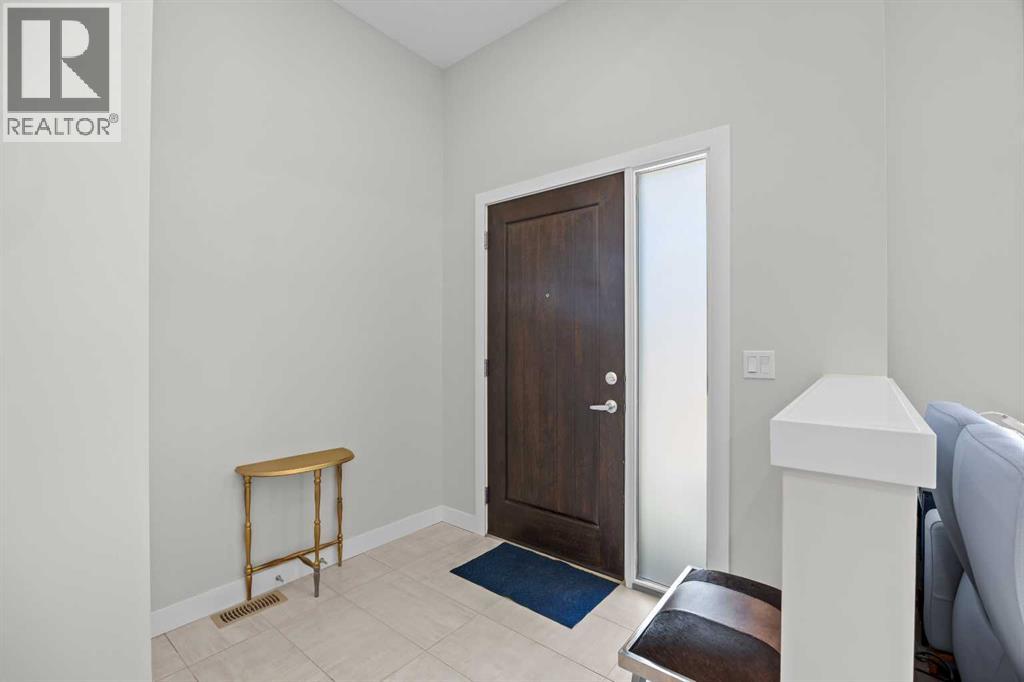 54 Iris Crescent, Okotoks, Alberta  T1S 5V6 - Photo 3 - A2328166