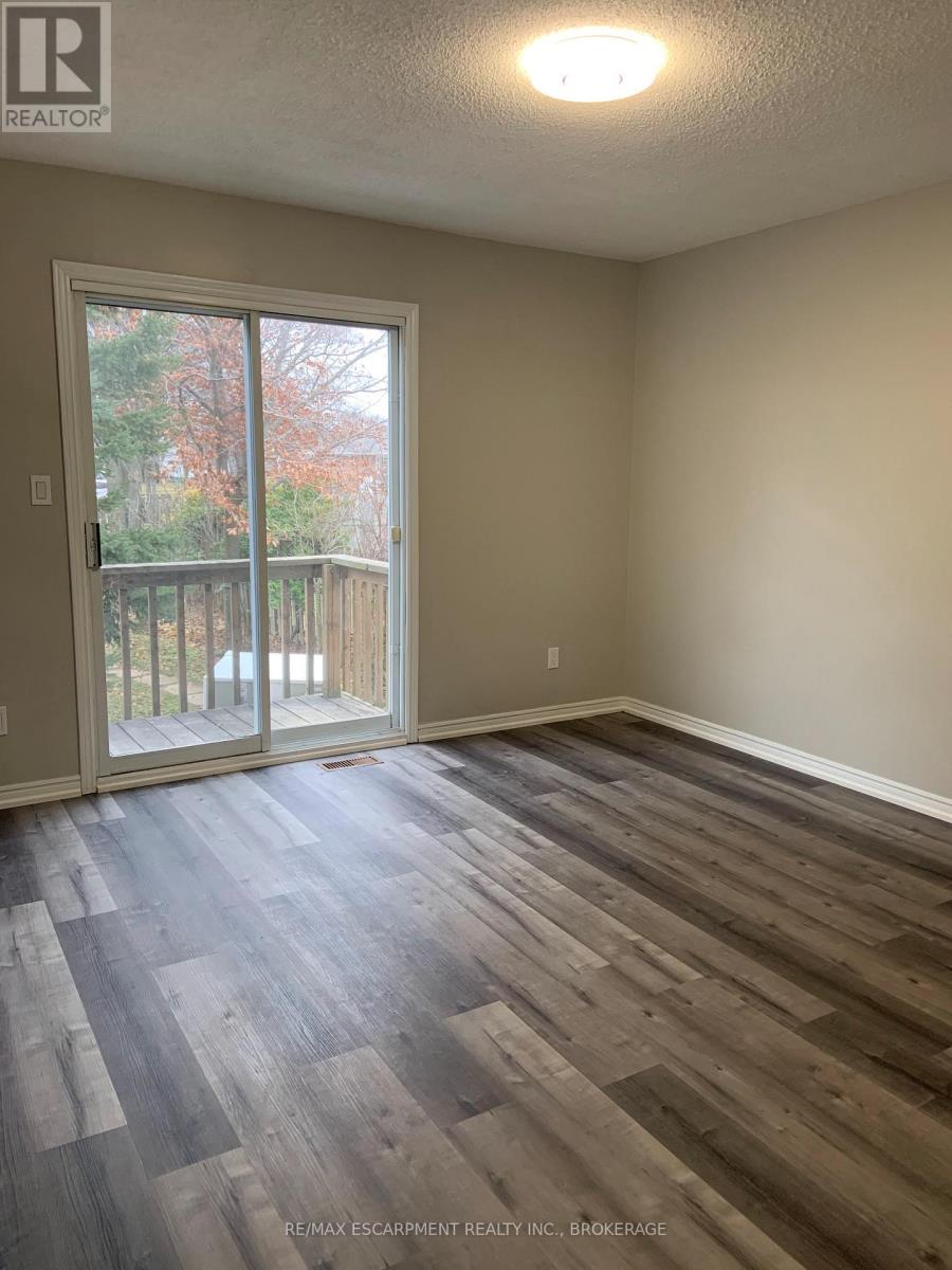 Main - 87 Chapel Hill Crescent, Welland, Ontario  L3C 6G8 - Photo 3 - X13634686