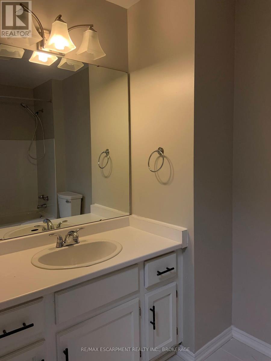 Main - 87 Chapel Hill Crescent, Welland, Ontario  L3C 6G8 - Photo 6 - X13634686