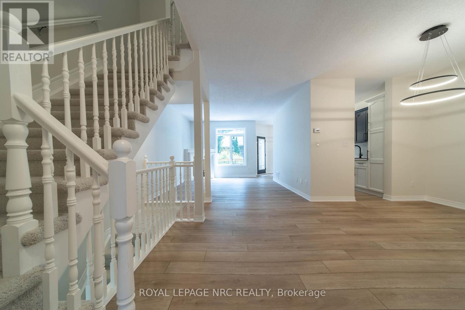 3 - 5200 Dorchester Road, Niagara Falls, Ontario  L2E 7M6 - Photo 3 - X13634788