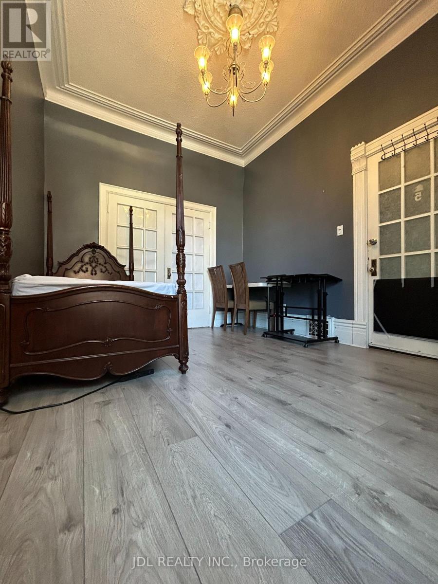 Suite A Main Floor - 137 Denison Ave Avenue, Toronto, Ontario  M5T 2N2 - Photo 4 - C13634770