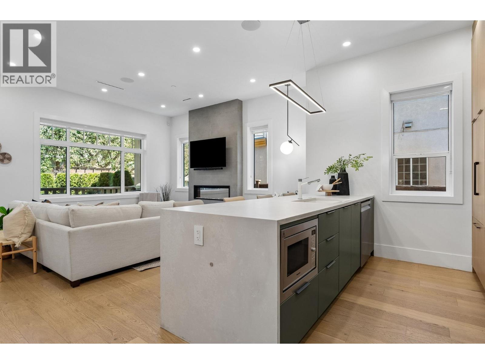 1234 E 19th Avenue, Vancouver, British Columbia  V5V 1L3 - Photo 11 - R3152057