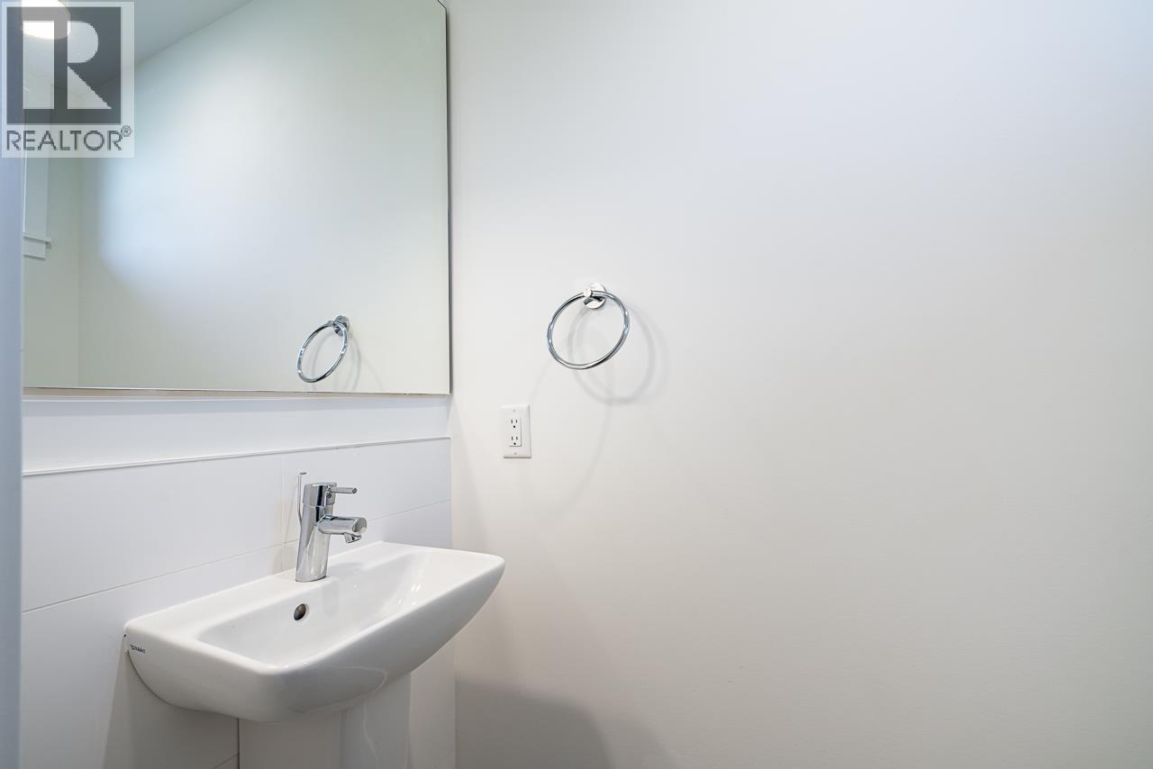 103 2035 Glenaire Drive, North Vancouver, British Columbia  V7P 1Y2 - Photo 12 - R3152059