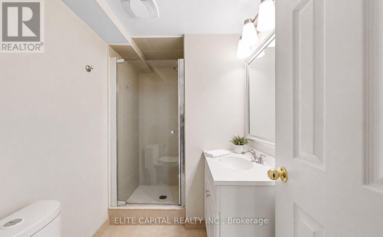 66 Carrier Crescent, Vaughan, Ontario  L6A 0T8 - Photo 7 - N13634726