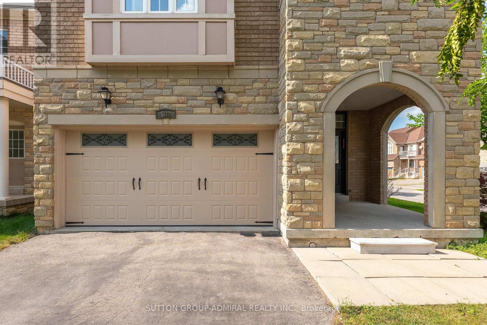 502 Apple Blossom Drive, Vaughan, Ontario  L4J 9A3 - Photo 3 - N13634786