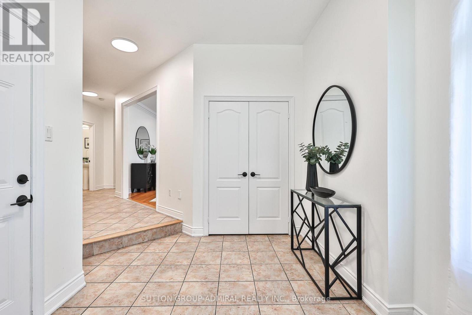 502 Apple Blossom Drive, Vaughan, Ontario  L4J 9A3 - Photo 5 - N13634786