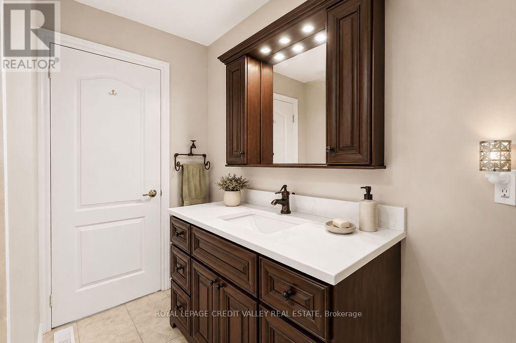 29 Counsellor Terrace, Barrie, Ontario  L4M 7H1 - Photo 10 - S13634776