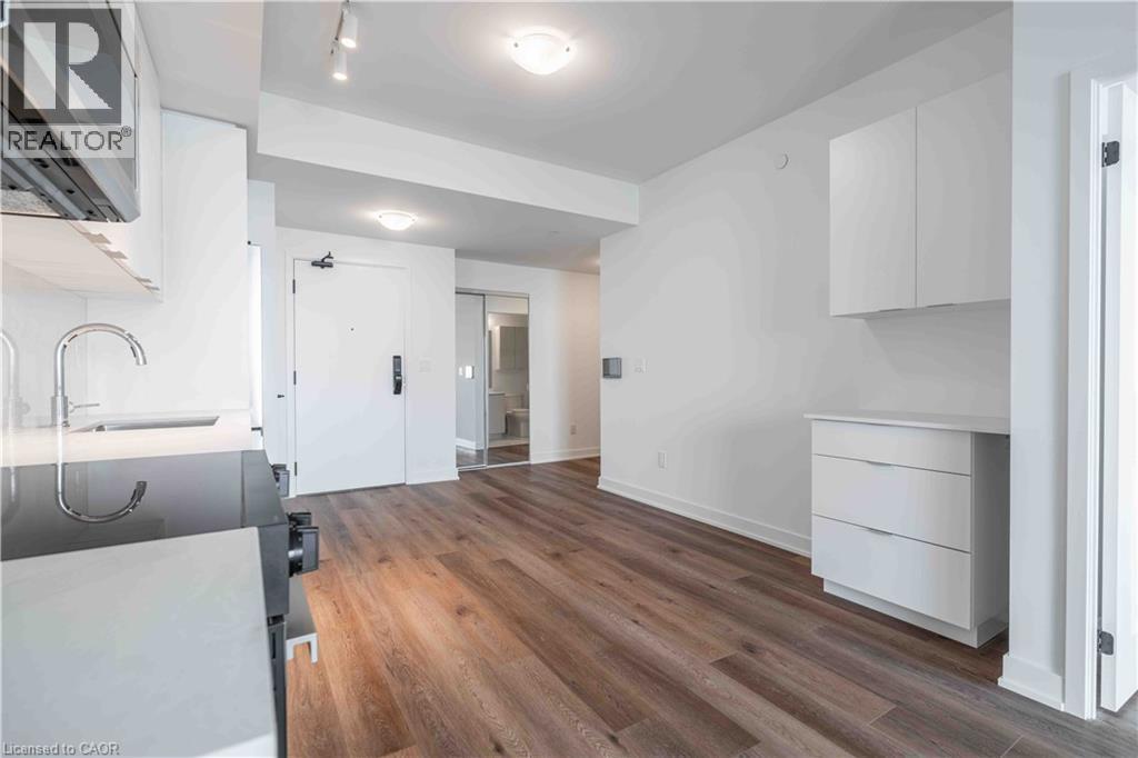 2075 LAKESHORE Road Unit# 707