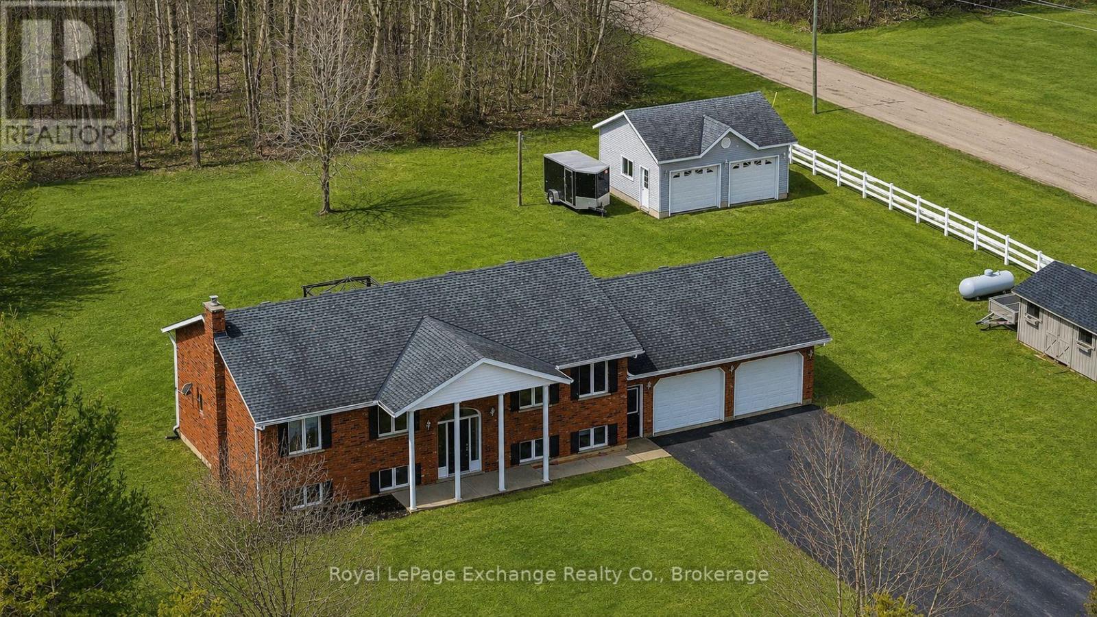 393460 2 Concession, West Grey, Ontario  N0G 1R0 - Photo 2 - X13634596
