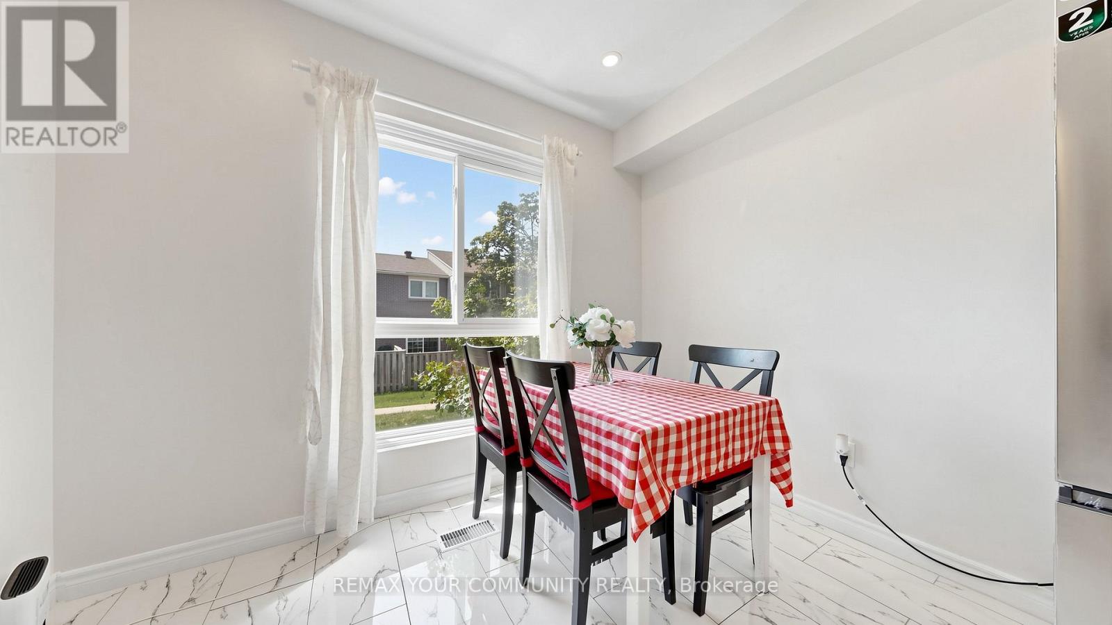 123 Rock Fern Way, Toronto, Ontario  M2J 4N3 - Photo 6 - C13620088
