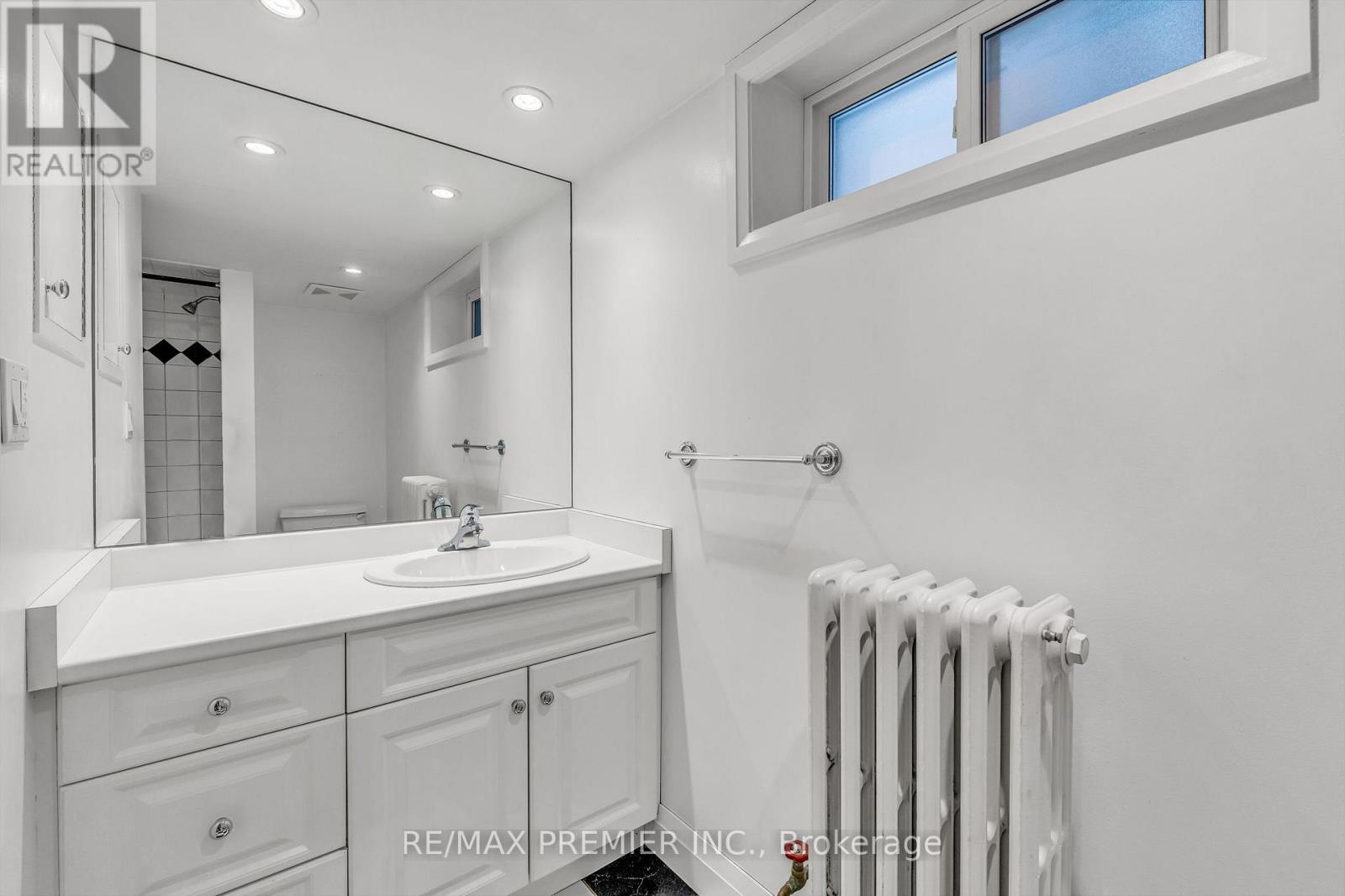 Lower Level - 5 Killarney Road, Toronto, Ontario  M5P 1L7 - Photo 11 - C13633928