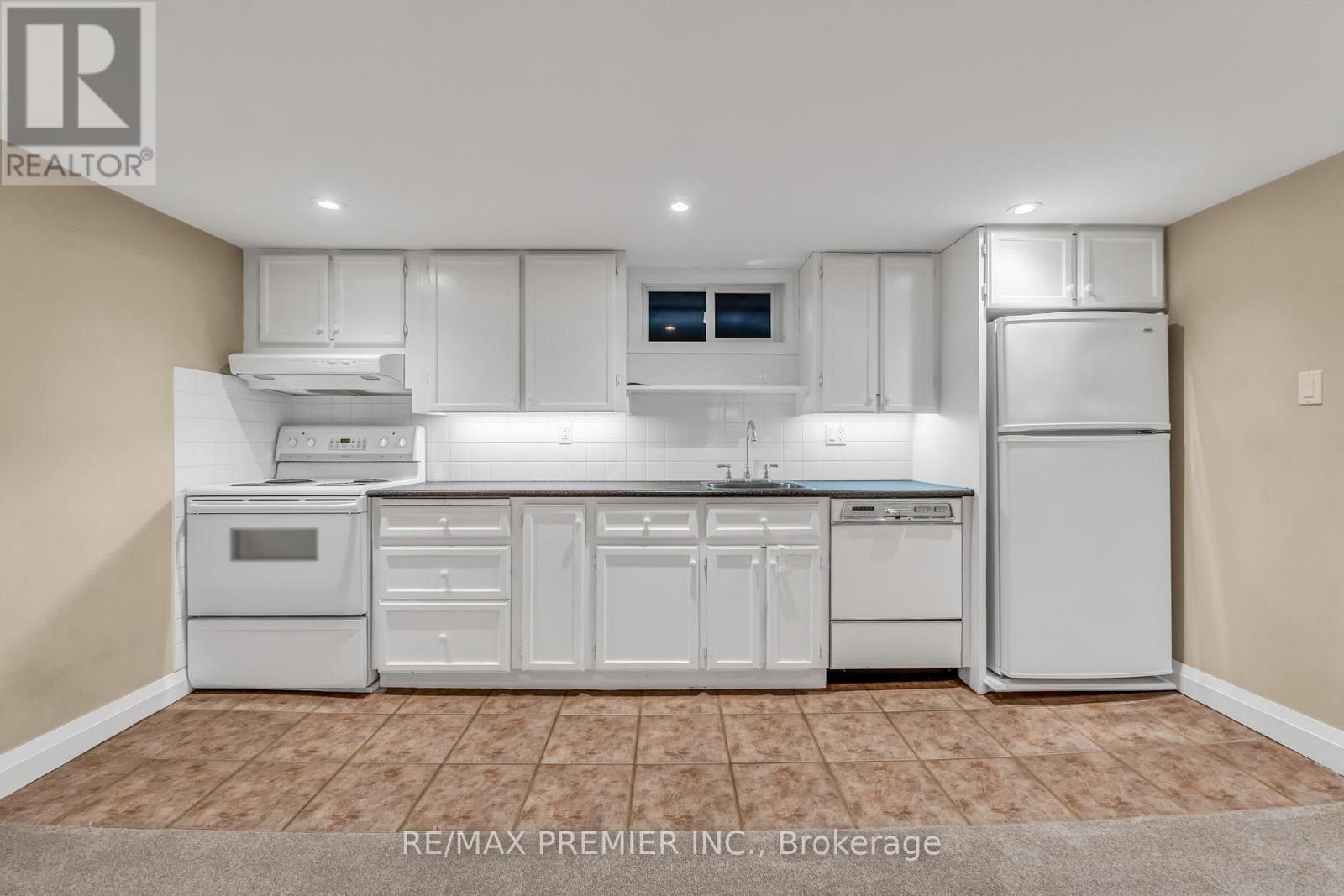 Lower Level - 5 Killarney Road, Toronto, Ontario  M5P 1L7 - Photo 7 - C13633928