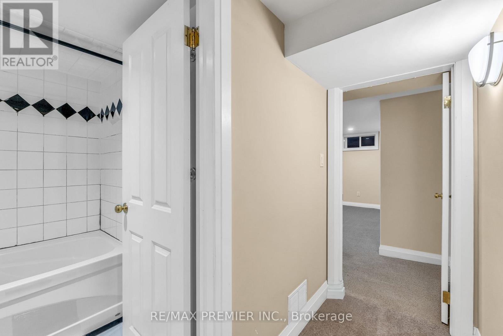 Lower Level - 5 Killarney Road, Toronto, Ontario  M5P 1L7 - Photo 9 - C13633928