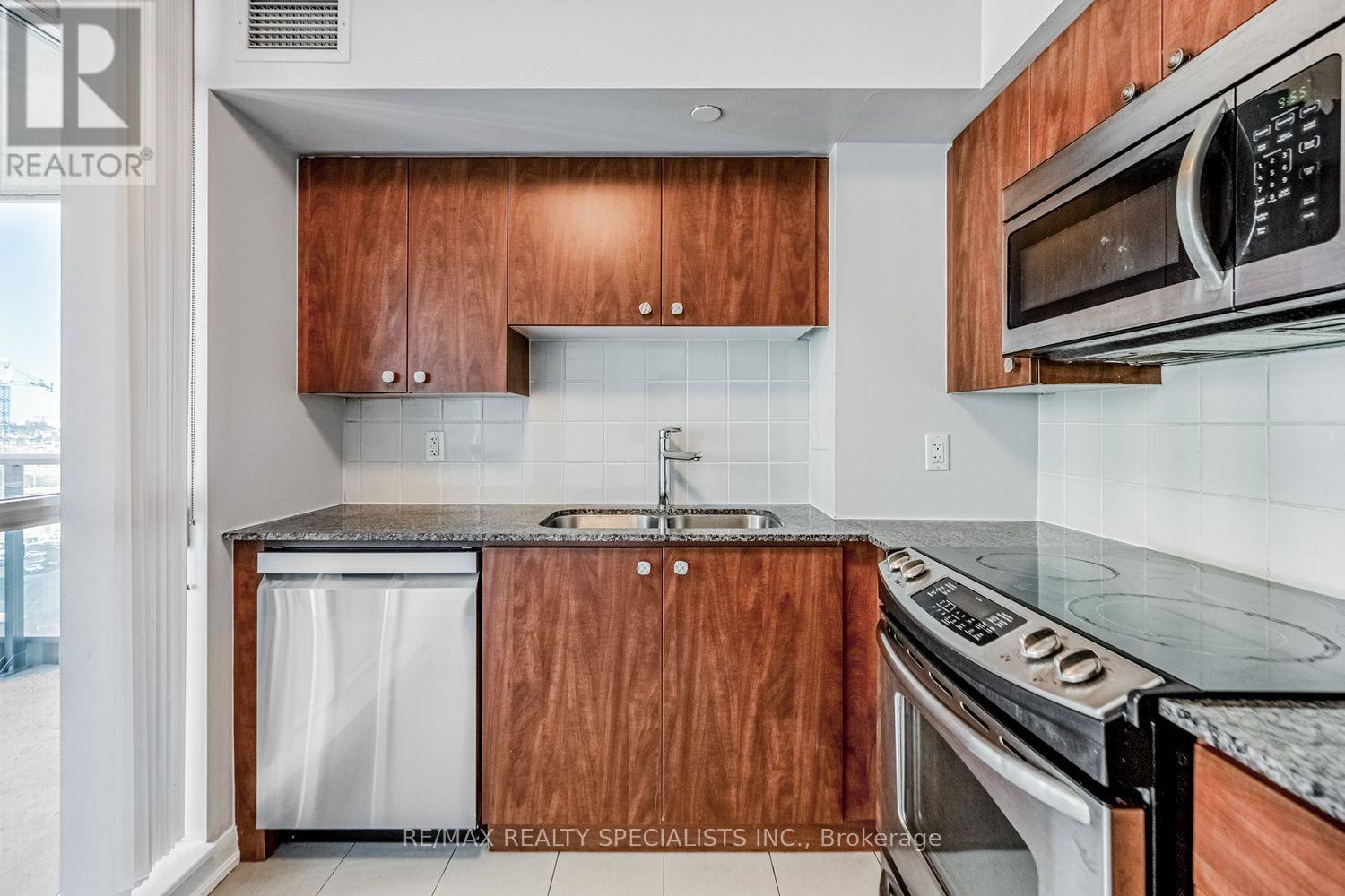 1607 - 215 Sherway Gardens Road, Toronto, Ontario  M9C 0A4 - Photo 10 - W13634716