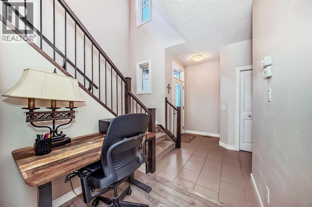 39 Sage Bluff Mews Nw, Calgary, Alberta  T3R 0X5 - Photo 5 - A2312503