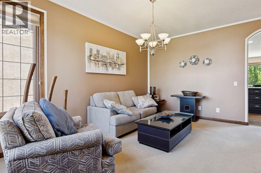 35 Tremblant Point Sw, Calgary, Alberta  T3H 0B9 - Photo 12 - A2319257