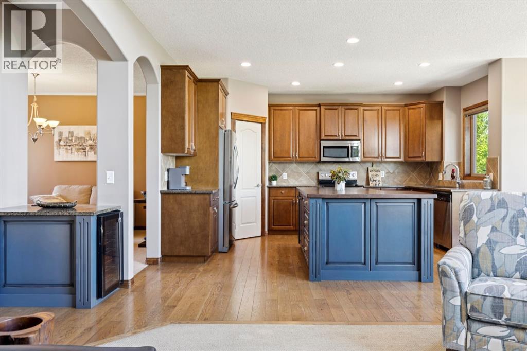 35 Tremblant Point Sw, Calgary, Alberta  T3H 0B9 - Photo 6 - A2319257