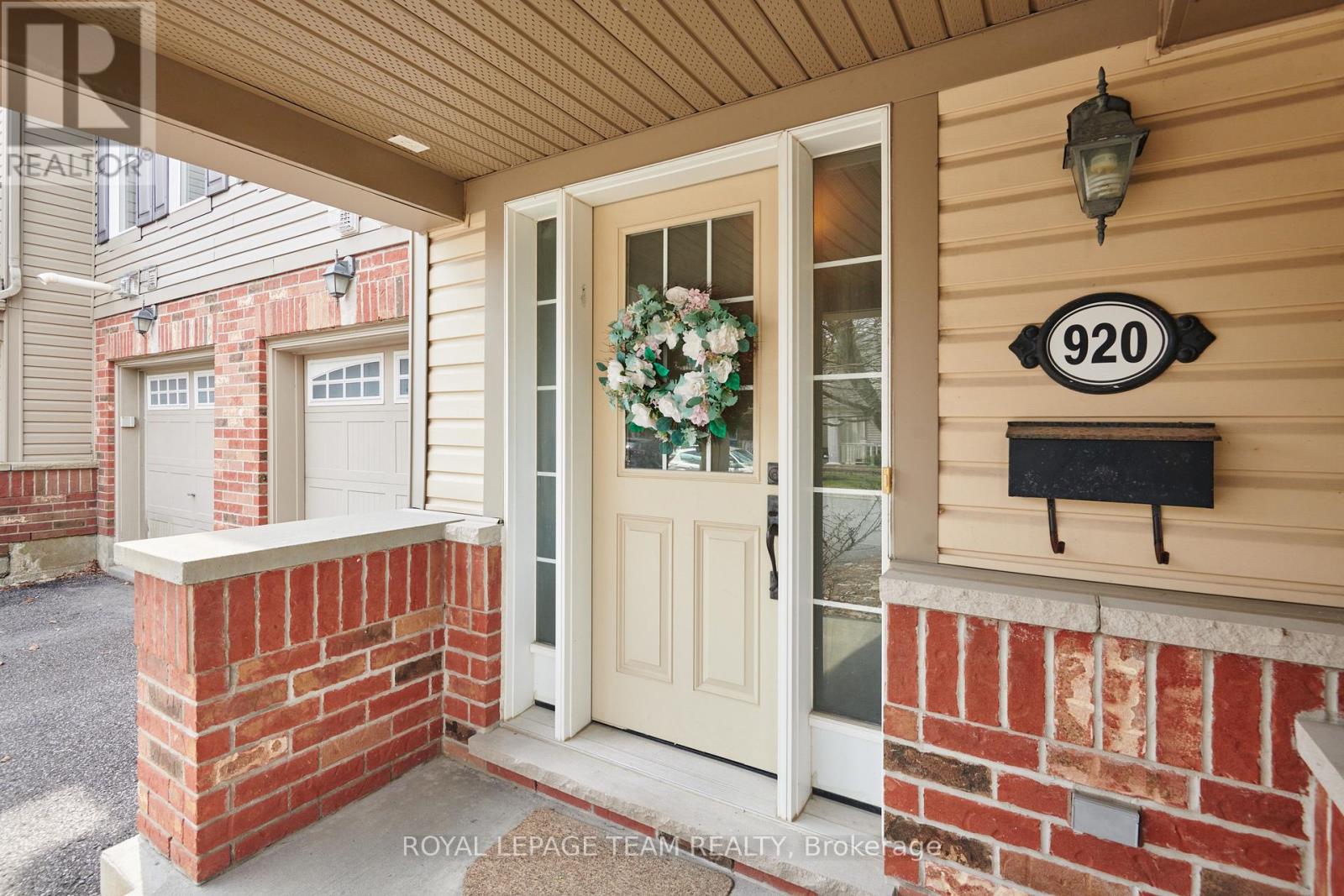 920 Messor Crescent, Ottawa, Ontario  K2S 0P2 - Photo 2 - X13026628