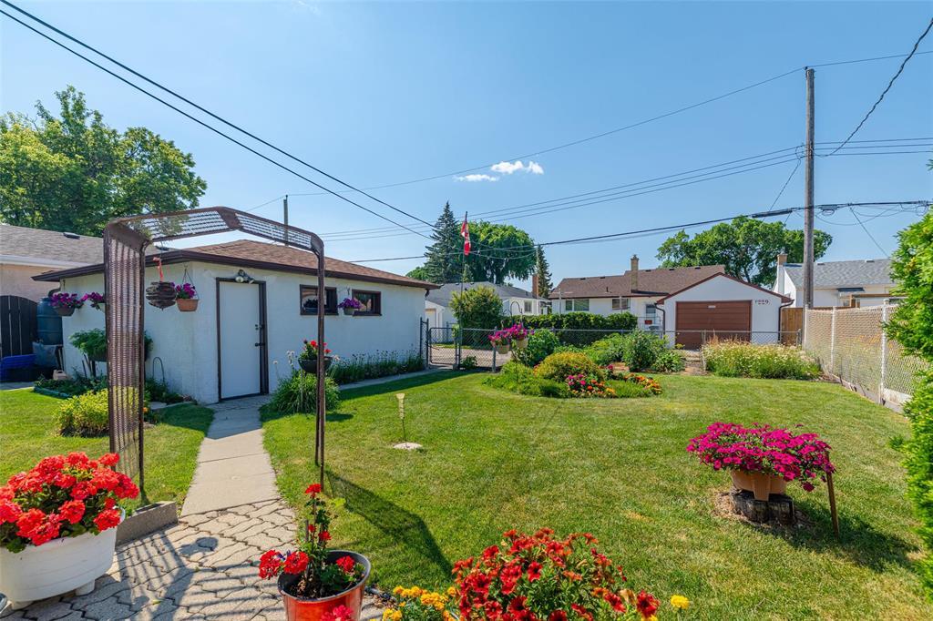 1166 Machray Avenue, Winnipeg, Manitoba  R2X 1H7 - Photo 28 - 202619376