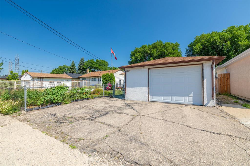 1166 Machray Avenue, Winnipeg, Manitoba  R2X 1H7 - Photo 35 - 202619376