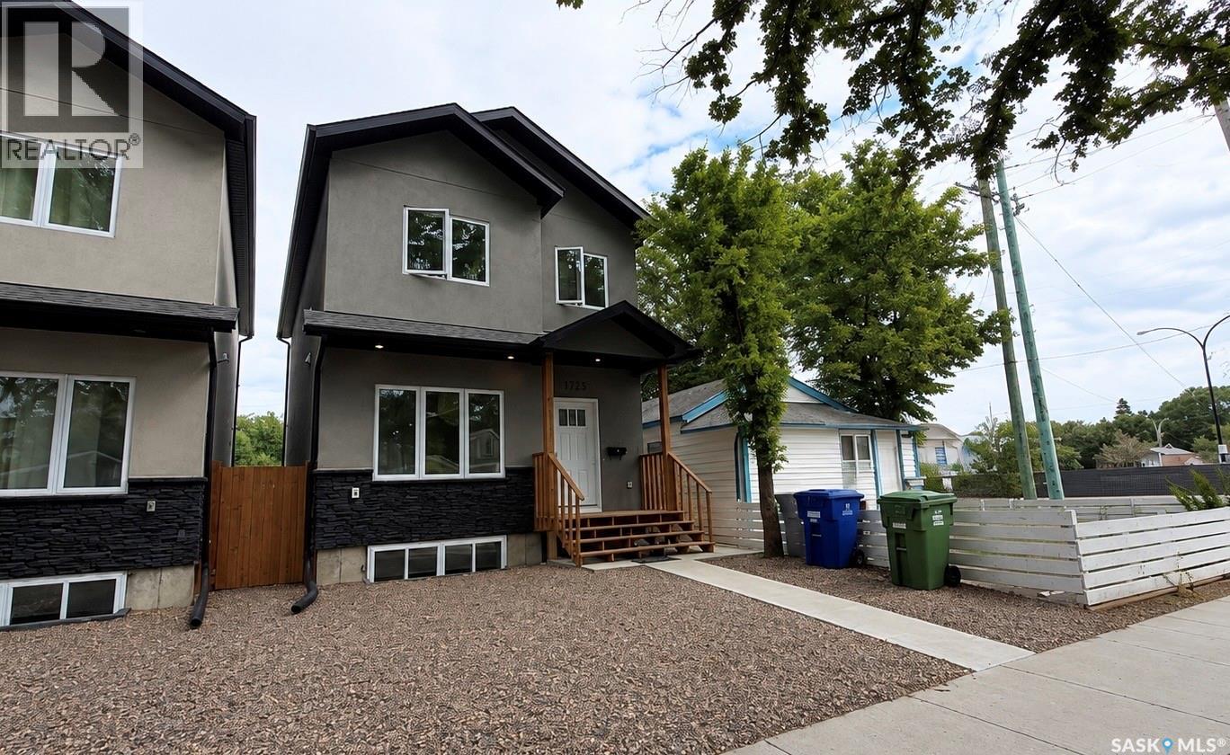 1220 D Avenue N, Saskatoon, Saskatchewan  S7L 1P1 - Photo 2 - SK044396