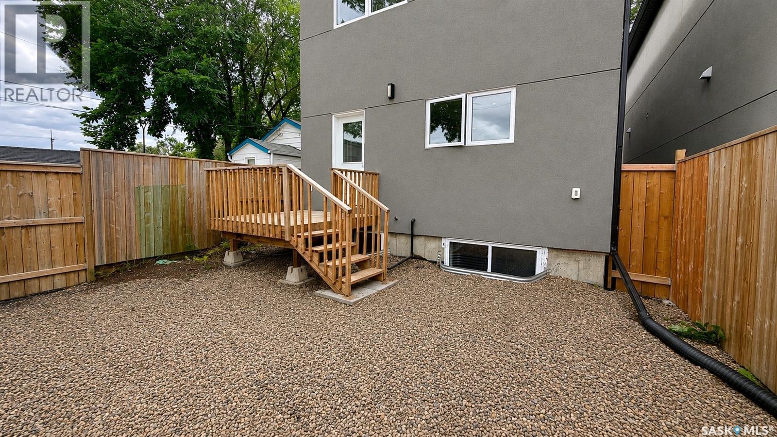 1220 D Avenue N, Saskatoon, Saskatchewan  S7L 1P1 - Photo 4 - SK044396
