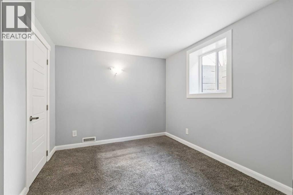 40 Henefer Road SW, Calgary, Alberta  T2V 3B4 - Photo 23 - A2314532
