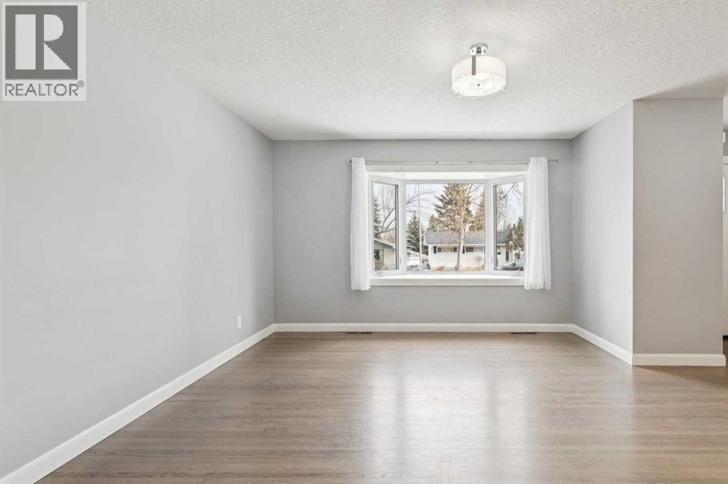40 Henefer Road SW, Calgary, Alberta  T2V 3B4 - Photo 5 - A2314532