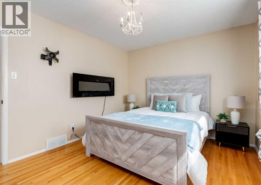 425 Woodland Crescent SE, Calgary, Alberta  T2J 1J7 - Photo 19 - A2326875