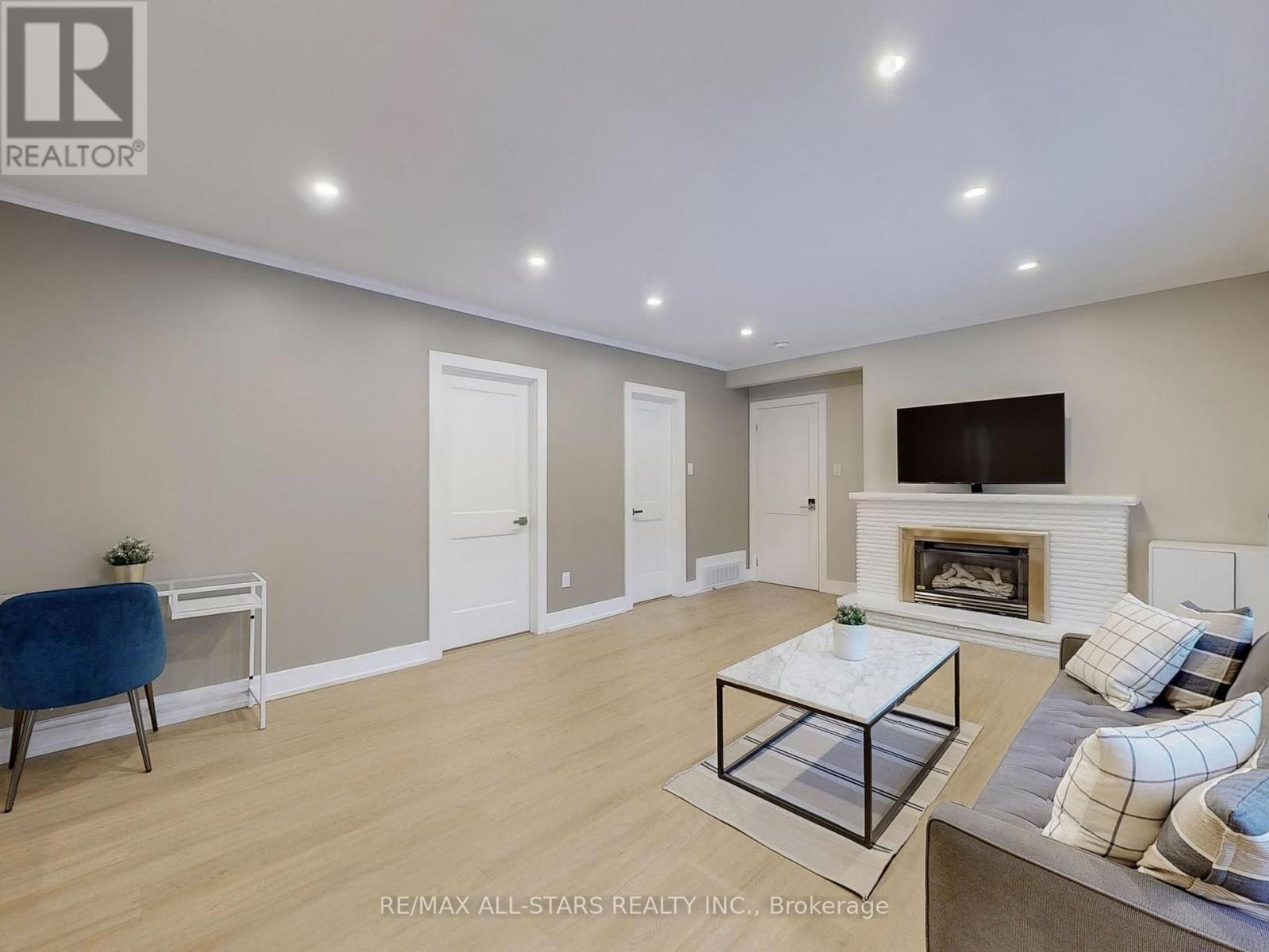 105 Betty Ann Drive, Toronto, Ontario  M2N 1X1 - Photo 10 - C13634674
