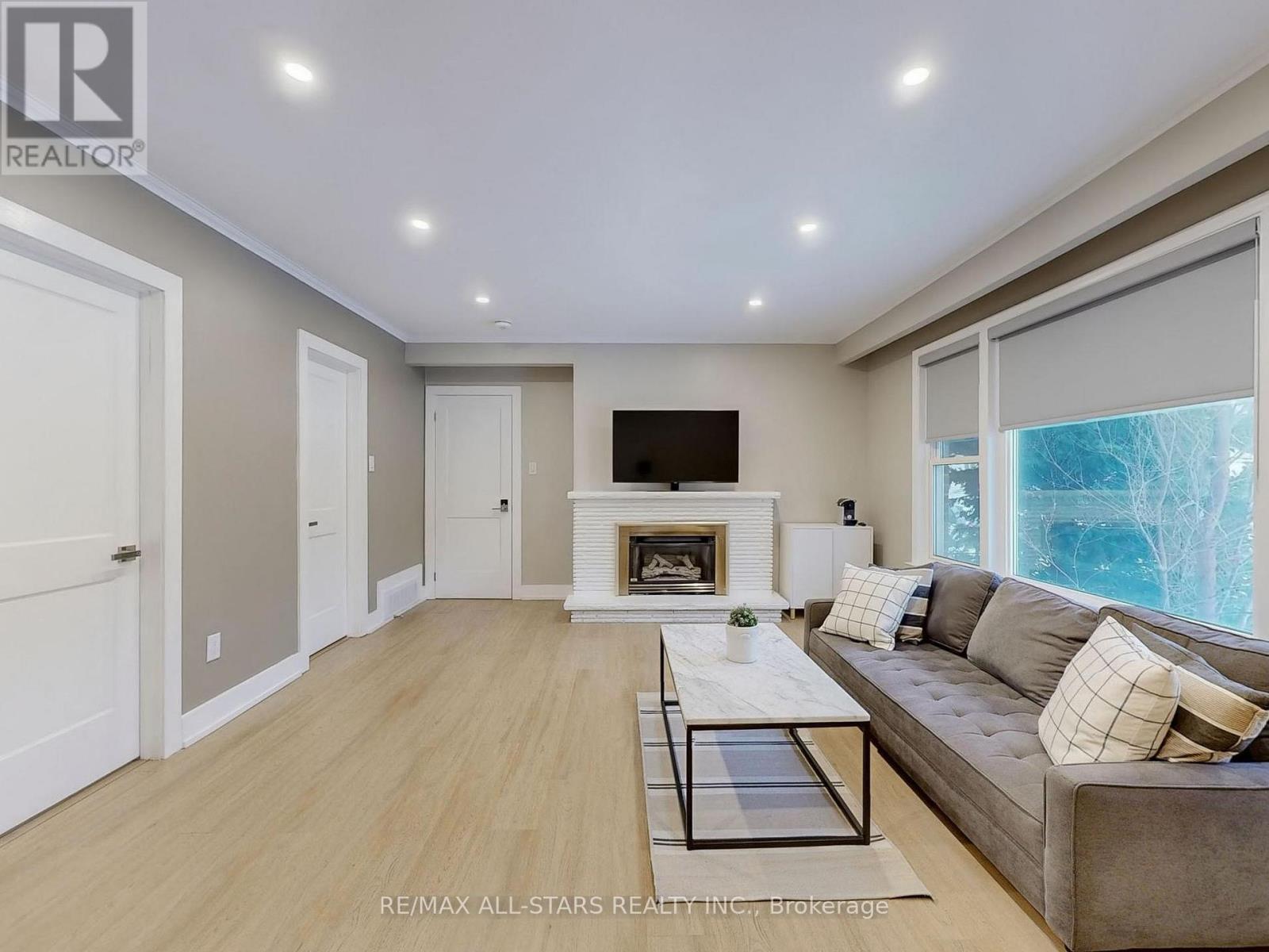 105 Betty Ann Drive, Toronto, Ontario  M2N 1X1 - Photo 7 - C13634674