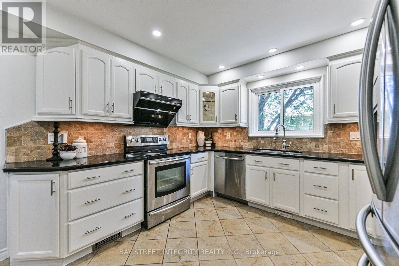 2381 Lyford Lane, Burlington, Ontario  L7P 3Y8 - Photo 17 - W13632284