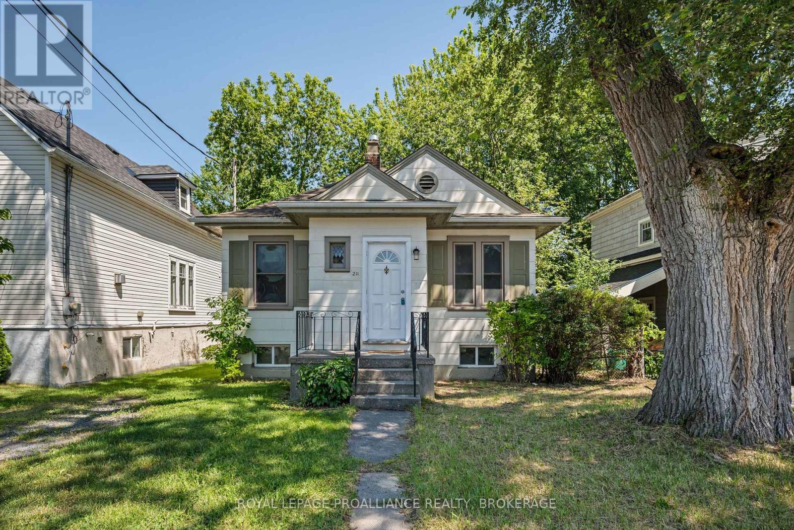 211 TORONTO STREET, Kingston, Ontario