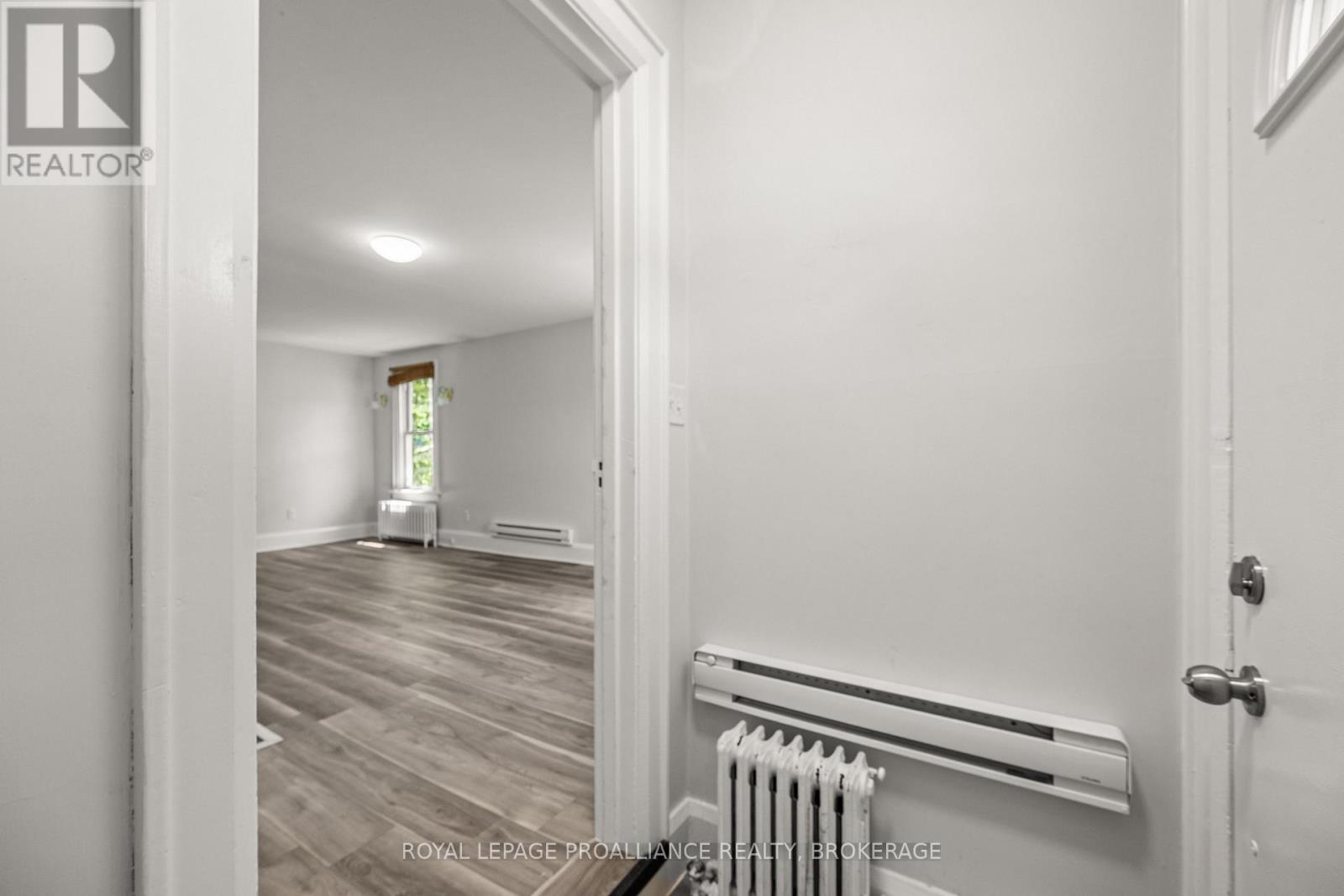 211 Toronto Street, Kingston, Ontario  K7L 4A9 - Photo 4 - X13634778