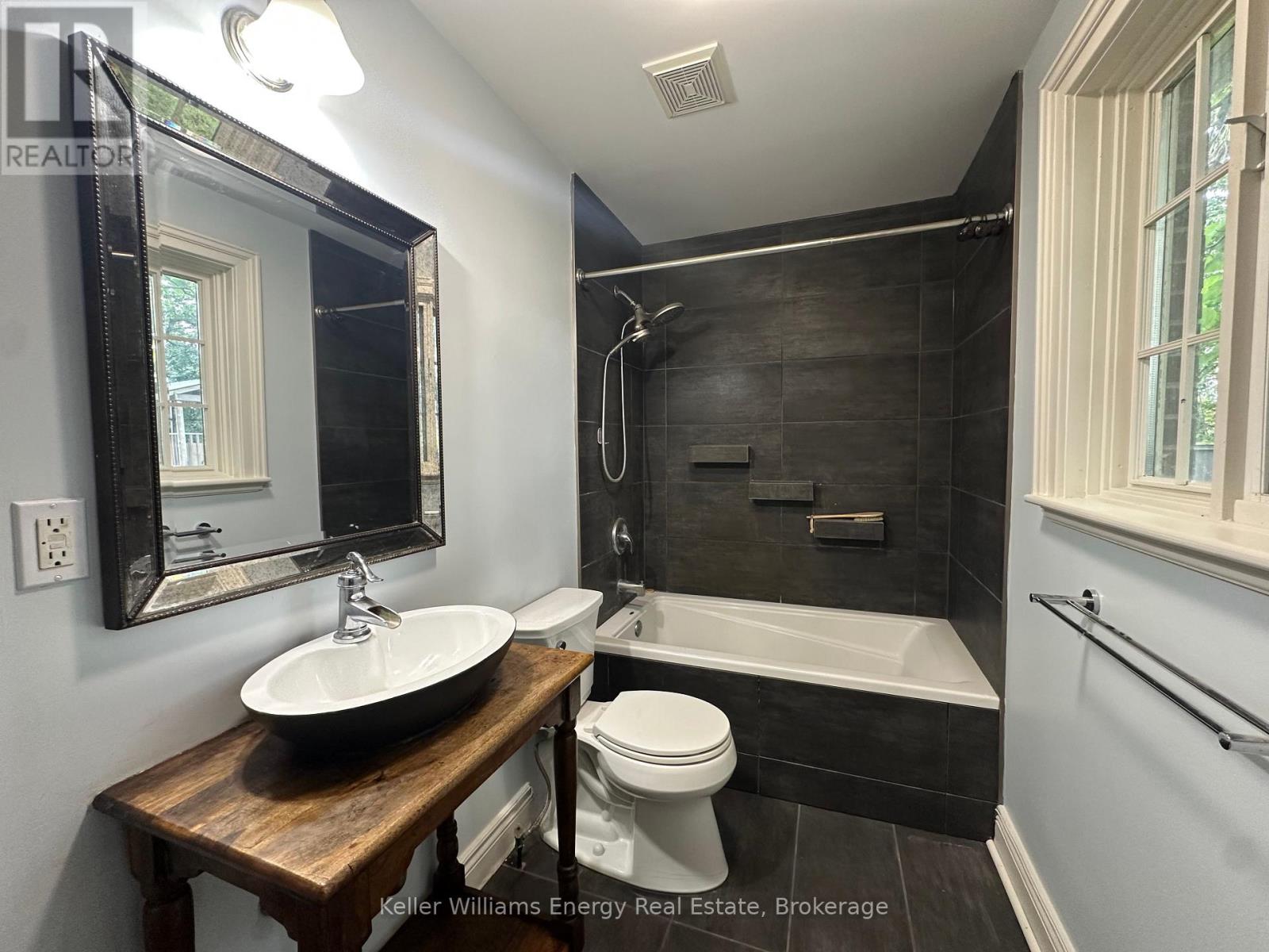 555 Thornton Road S, Oshawa, Ontario  L1J 6W6 - Photo 10 - E13635062