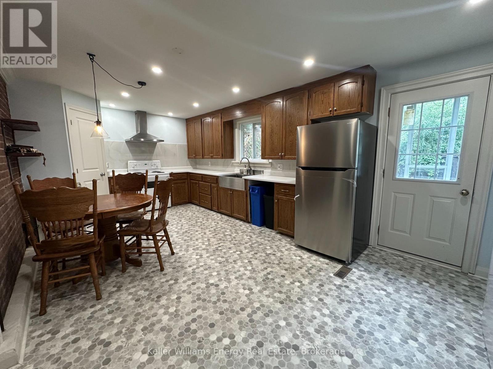555 Thornton Road S, Oshawa, Ontario  L1J 6W6 - Photo 6 - E13635062