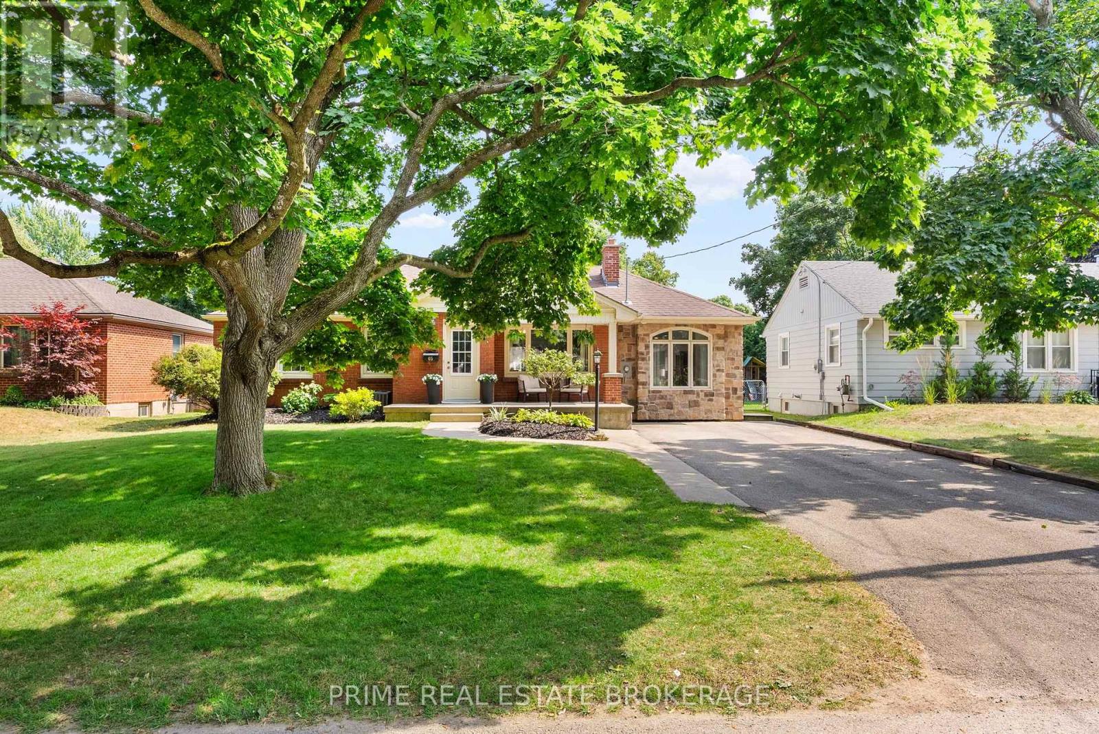 65 David Street, London South, Ontario  N6P 1B4 - Photo 2 - X13634882