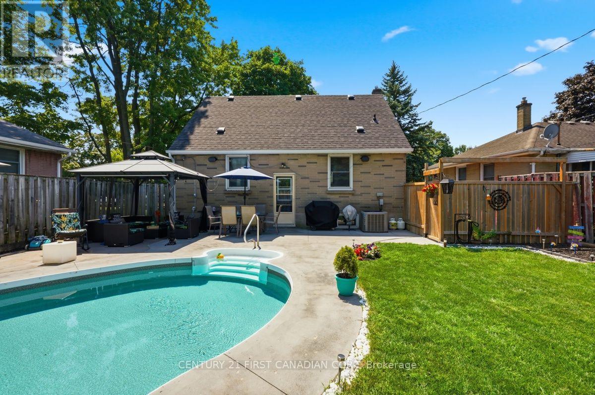 28 Tweedsmuir Avenue, London East, Ontario  N5W 1K5 - Photo 43 - X13635118