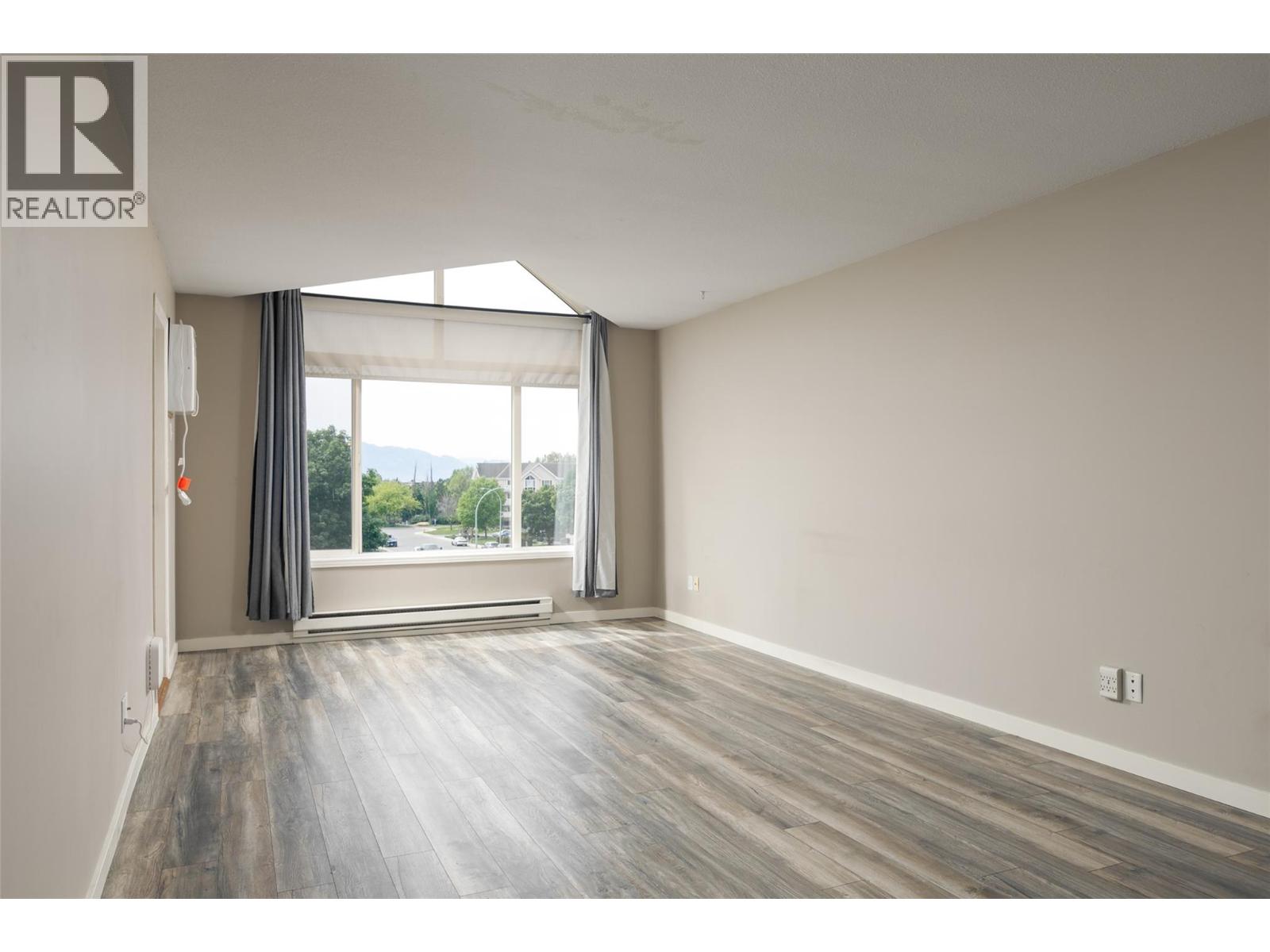 400 Sutton Crescent Unit# 313, Kelowna, BC V1V 1Y3