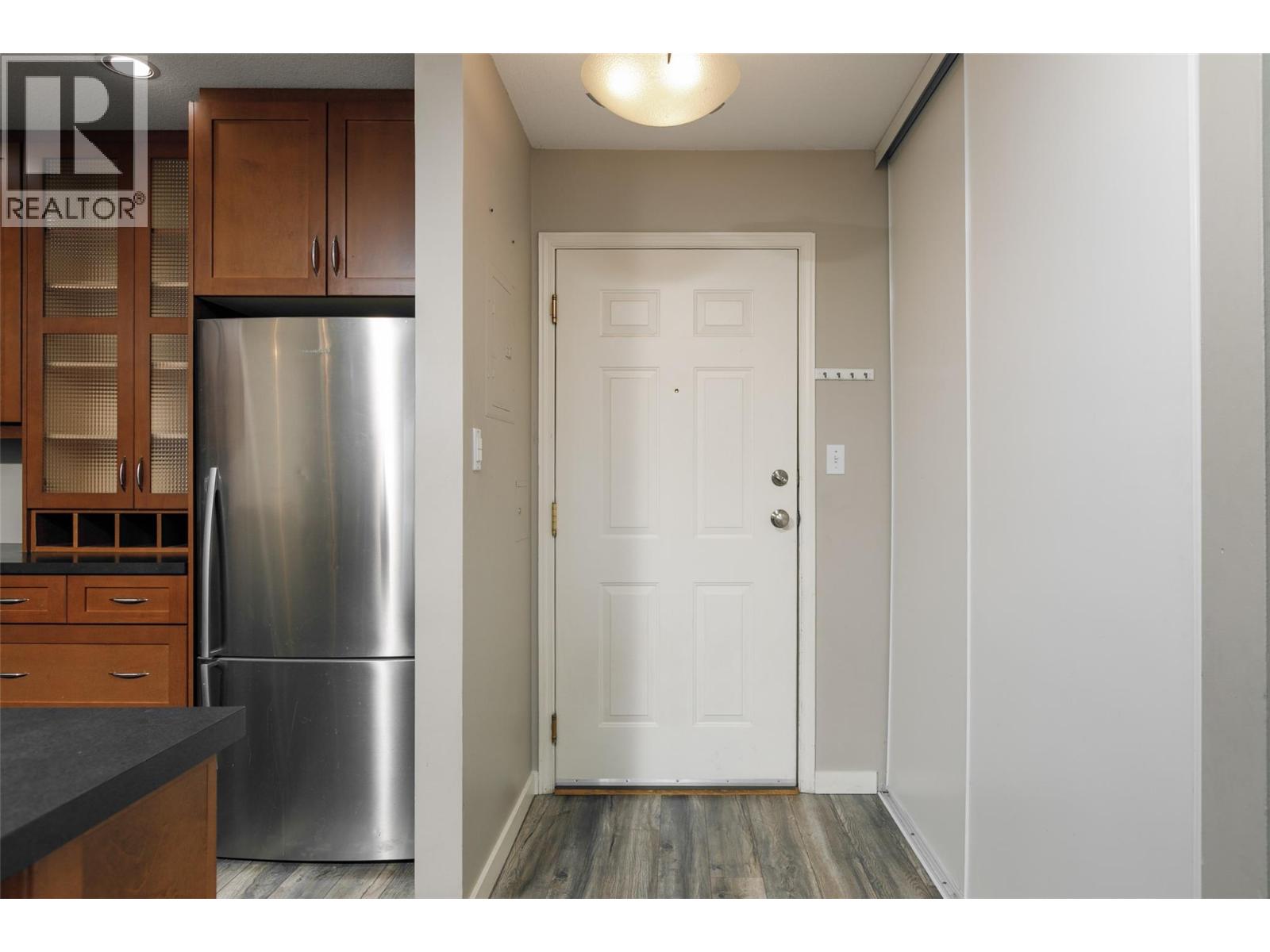 400 Sutton Crescent Unit# 313, Kelowna, BC V1V 1Y3
