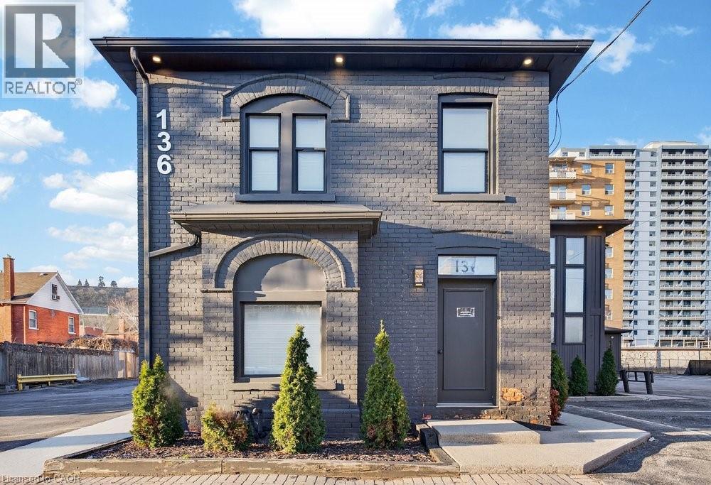 136 YOUNG Street Unit# Full, Hamilton, Ontario