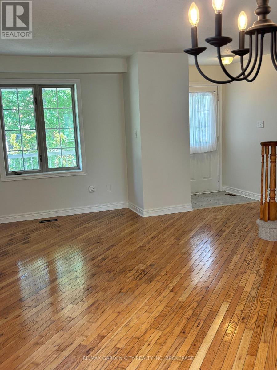 31 Robertson Road, Niagara-On-The-Lake, Ontario  L0S 1J0 - Photo 4 - X13635020