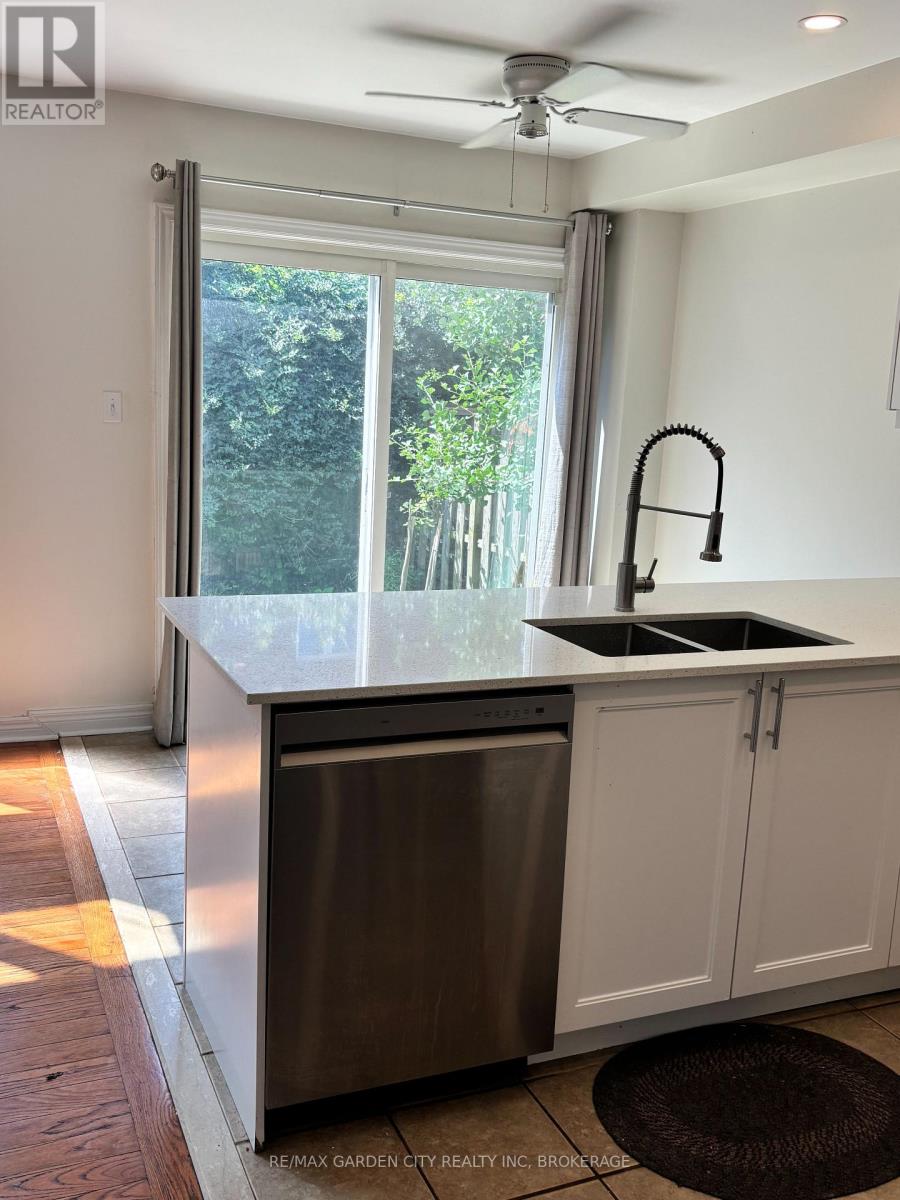 31 Robertson Road, Niagara-On-The-Lake, Ontario  L0S 1J0 - Photo 6 - X13635020