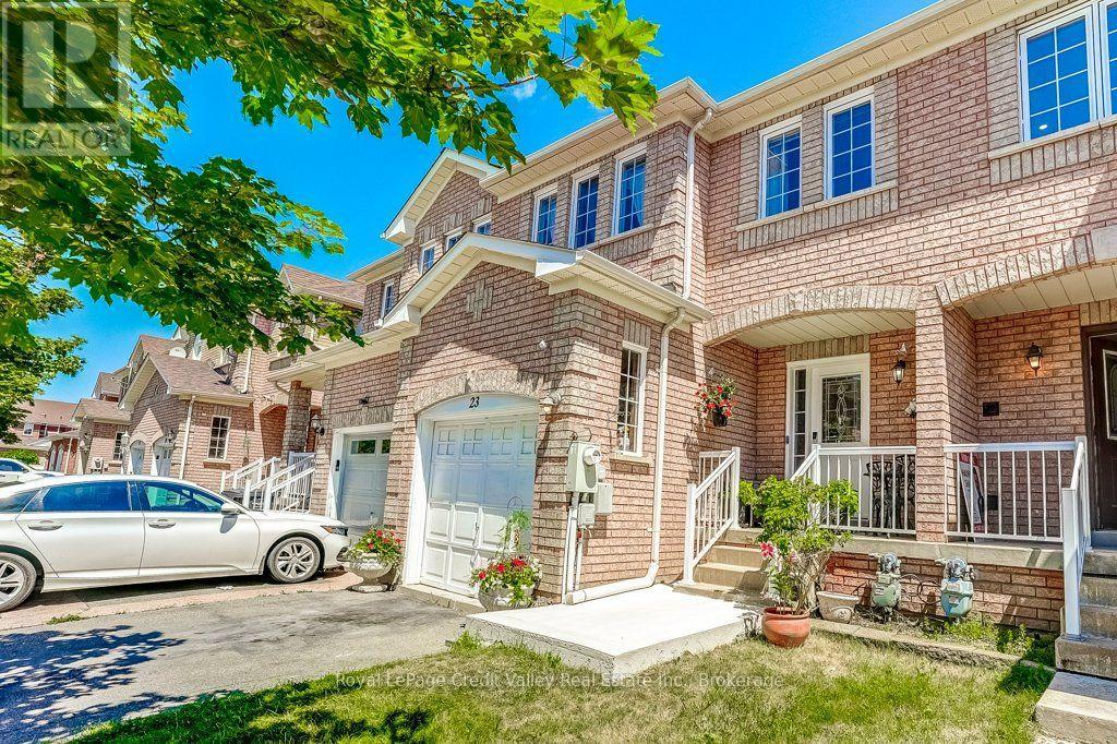 23 Tinsmith Street, Brampton, Ontario  L7A 1N1 - Photo 2 - W13634884