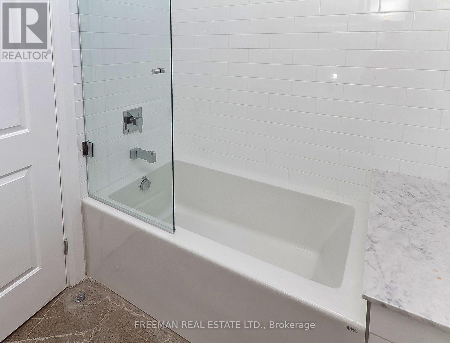 1 Max Hartstone Lane, Toronto, Ontario  M5R 3G6 - Photo 12 - C13634860