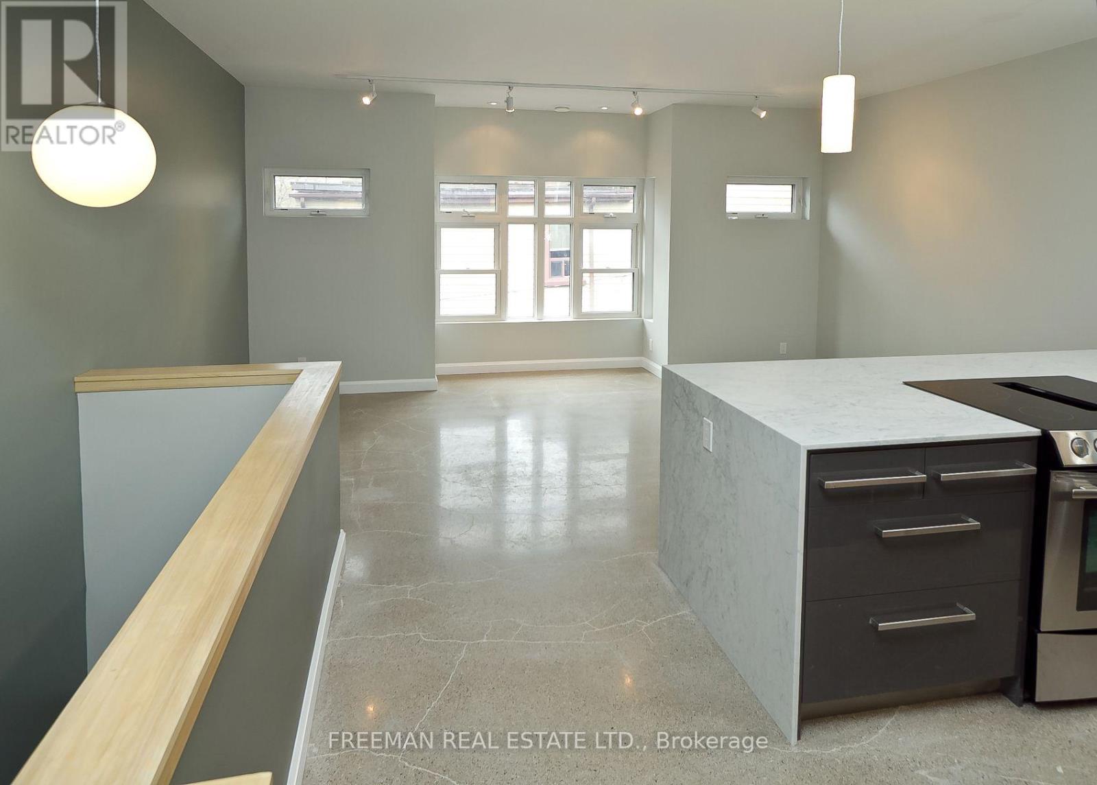 1 Max Hartstone Lane, Toronto, Ontario  M5R 3G6 - Photo 2 - C13634860
